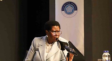 Büyükelçi Letsatsi-Duba, NEÜ'de "Nelson Mandela'nın Barış Mirası ve Güney Afrika'nın Filistin'de Barış İnşasındaki Rolü'nü anlattı