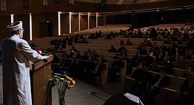 Diyanet İşleri Başkanı Erbaş: "Vakıfların yaşaması için gayret eden herkes Peygamber Efendimizin varisidir"