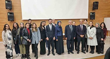 Emekli Büyükelçi Hüseyin Lazip Diriöz, öğrenciler ile buluştu