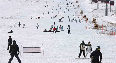 Erciyes'e hafta sonu ziyaretçi akını