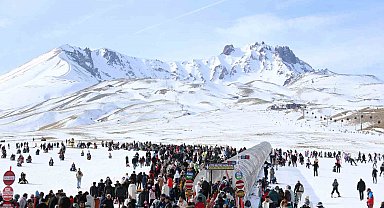 Erciyes'i 2 haftada 200 bin kişi ziyaret etti