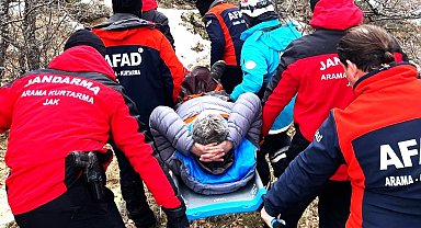 Erciyes'te yürüyüş yaparken ayağı kırılan dağcı kurtarıldı