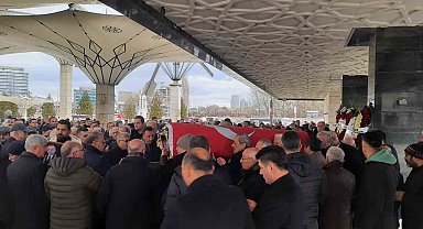 Eski Anayasa Mahkemesi Başkanvekili Üstün, son yolculuğuna uğurlandı