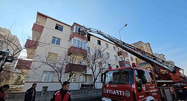 Evde çıkan yangında faciadan dönüldü