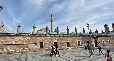 Konya Mevlana Müzesi, 2024'te 2 milyon 634 bin 355 kişi tarafından ziyaret edildi
