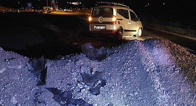 Konya'da hafif ticari araç kum yığınına çarptı: 1 yaralı