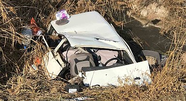 Konya'da otomobil atık su kanalına uçtu: 3 yaralı