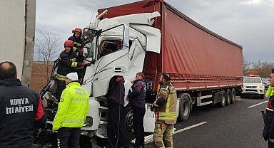 Konya'da tırlar çarpıştı: 1 yaralı