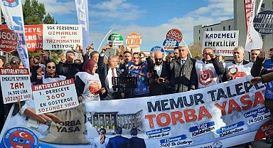 Memur sendikaları Hazine ve Maliye Bakanlığı önünde taleplerini açıkladı