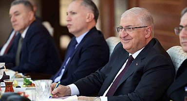 Milli Savunma Bakanı Güler medya temsilcileri ile buluştu
