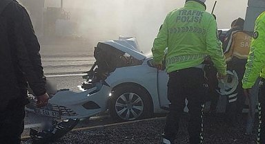 Otomobil minibüse arkadan çarpıştı: 3 yaralı