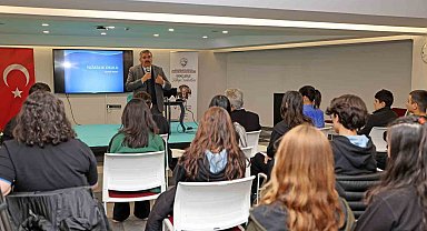 Talas'ın Yazar Okulu Seminerleri bir ayı doldurdu