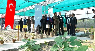 TİKA'dan Pakistan'a modern eğitim ve kontrol serası