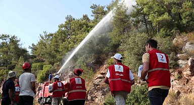 Türk Kızılay gönüllüleriyle iyiliği büyütüyor