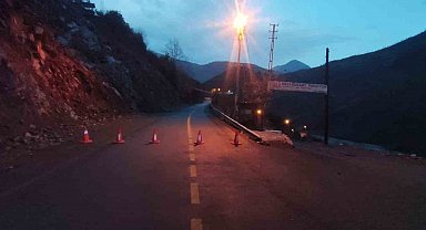 Yahyalı'da heyelan