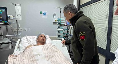 Bakan Yerlikaya, Konya'da çöken bina enkazından kurtarılan yaralıları hastanede ziyaret etti