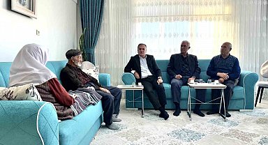 Başkan Özdoğan vatandaşları ziyaret ediyor