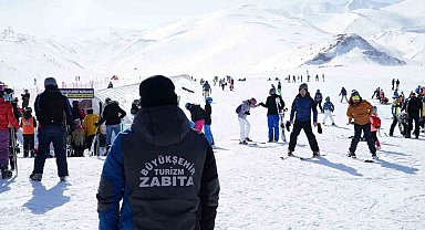 Büyükşehir zabıtası huzur ve esenlik için 724 görevde