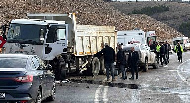 Buzlanma kazaya neden oldu: 4 yaralı