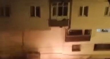 Cinnet geçiren şahıs evinin balkonunu ateşe verdi