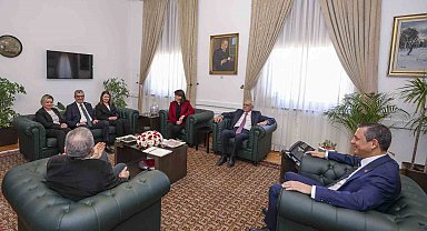 DEM Parti'nin İmralı heyeti Özgür Özel'i ziyaret etti