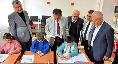 İl Müdürü Mehmet Çalışkan, görme engelli öğrencilerle buluştu