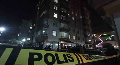 Kavga ihbarına giden polis, 4 kişilik aileyi evlerinde ölü buldu