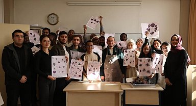 KAYMEK'ten yabancı öğrencilere 'Ebru' deneyimi