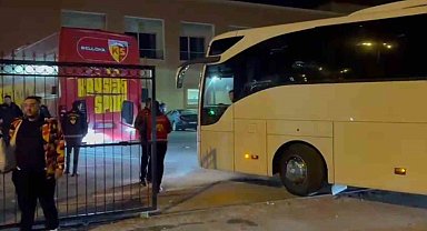 Kayserispor taraftarları tesislere giderek futbolcuları protesto etti
