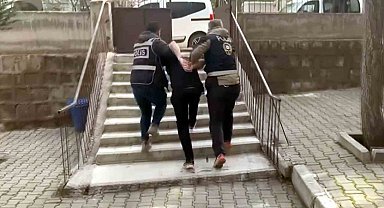 Kesinleşmiş cezası bulunan firari, mutfak dolabından çıktı