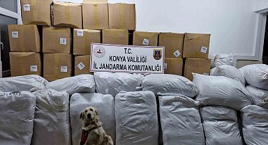 Konya'da durdurulan tırda bin 822 kilogram kaçak tütün ele geçirildi