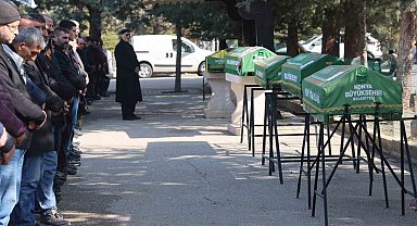 Konya'da katliam yapan genç ile annesi, babası ve kardeşi son yolculuğuna uğurlandı