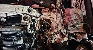 Konya'da tırlar çarpıştı: 3 yaralı