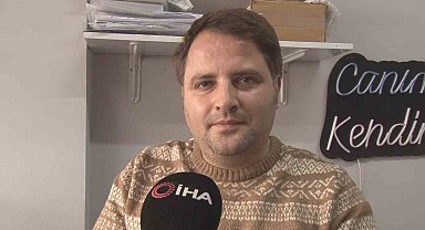 Masa başında fotoğraflara istenilen imajı veriyor