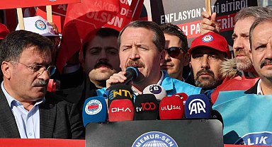 Memur-Sen Hazine ve Maliye Bakanlığı önünde refah payı talebinde bulundu