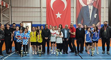 Okul sporları badminton yıldız kızlar maçları sona erdi