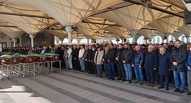 Otomobil çarpması sonucu vefat eden motokurye son yolculuğuna uğurlandı