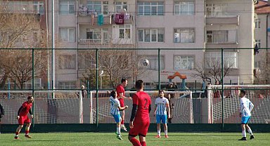 Özvatanspor geriden gelerek kazandı