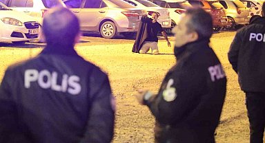 "Kaybedecek bir şeyim yok" diyen şahıs bıçakla kendini yaraladı