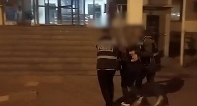 Silahlı yağma suçundan aranan firari, polise yakalandı