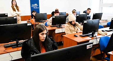 TİKA, Karadağ Devlet Üniversitesine "Bilgisayar Laboratuvarı" kurdu