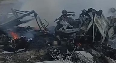 Aksaray'da şarampole devrilen kamyonette yangın: 2 yaralı