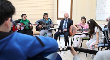 Başkan Çolakbayrakdar: Geleceğin güçlü Türkiye'sine hazır nesiller yetiştiriyoruz"