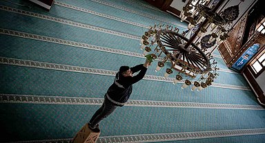 Camiler kandil öncesi temizlendi