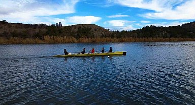 Denizi olmayan şehirde milli kanocular yetişiyor