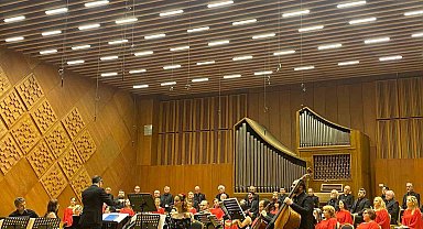 Devlet Çoksesli Korosu CSO'da konser düzenledi