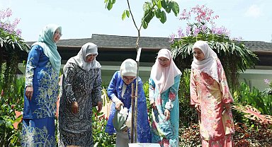 Emine Erdoğan, Kuala Lumpur Perdana Botanik Bahçesi'ni ziyaret etti