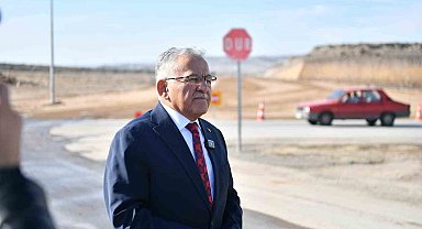 İldem Bölgesi'nde yol çalışmasını inceleyen Büyükkılıç: "Kayseri gelişiyor, güzelleşiyor"
