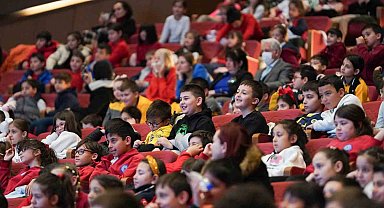 İlkokul öğrencileri 'Masal ve Meddah Şenliği'nde doyasıya eğlendi