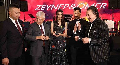 İş adamı Serdar Özyurt'un kardeşi Zeynep Özyurt'un nişan töreninde birçok ünlü sanatçı sahne aldı